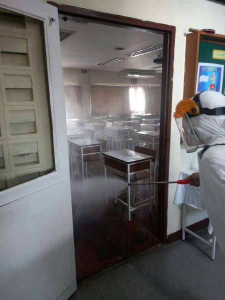 การทำความสะอาดสถานที่ระหว่างปิดภาคเรียน เพื่อป้องกันการแพร่ระบาดเชื้อไวรัสโคโรนา 2019 (Covid-19) 